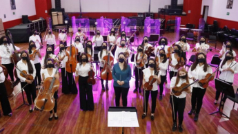 Foto de la primera Orquesta Filarmónica de Mujeres de Bogotá 