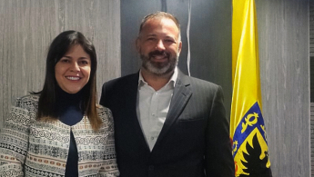 En la foto a la izquierda Angélica Malaver Gallego directora (e) y a su lado Andrés Solorzano nuevo Jefe de la Oficina de Informática y Sistemas de FONCEP