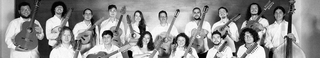 Grupo de la Filarmónica posando para la foto