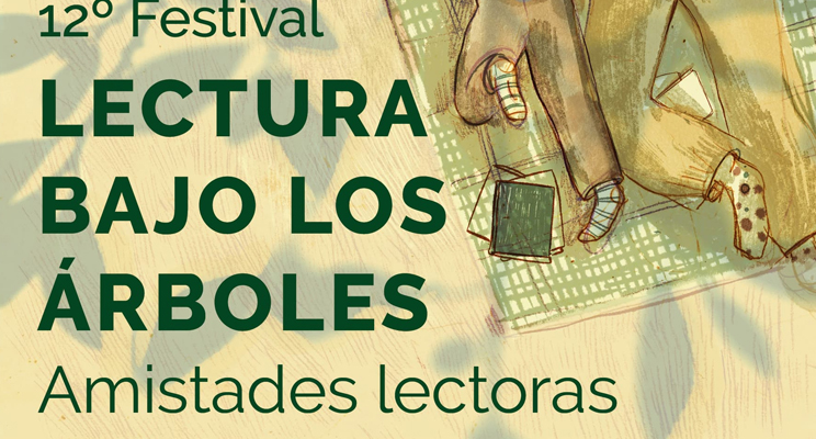 Jóvenes acostados leyendo