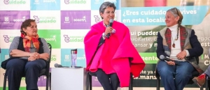 La alcaldesa, Claudia López, presentó a las mujeres de Teusaquillo, los servicios de esta nueva Manzana del Cuidado.
