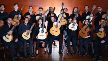 Integrantes de la Filarmónica de Música Colombia posando para la foto