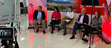 Fotos detrás de cámara donde se pueden ver los directivos del sector hacienda en la rendición de cuentas en vivo.