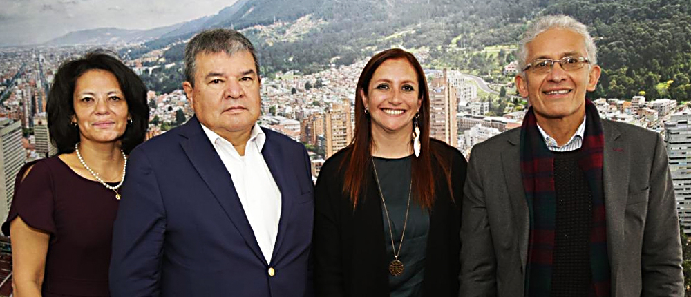 En la foto se encuentran de izquierda a derecha: Luz Mary Cárdenas (Gerente de la Lotería de Bogotá), Henry Rodríguez Sosa (Director (E) UAECD), Martha Lucia Villa (Directora General FONCEP) y Juan Mauricio Ramírez (Secretario de Hacienda)