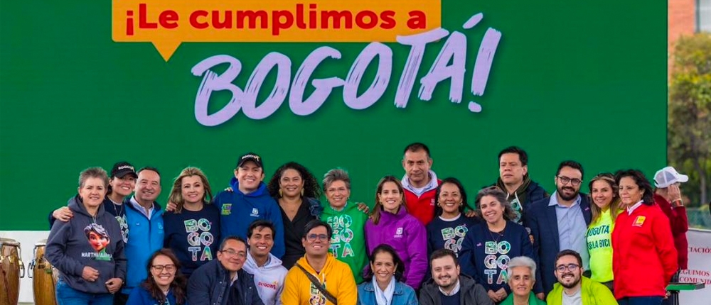 En la foto la alcaldesa Claudia López con su gabinete directivo en la rendición de cuentas final de 2023 en el parque El Tunal.